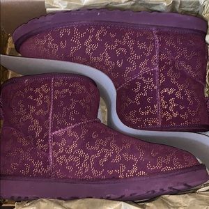 UGG MiNI Metallic Conifer